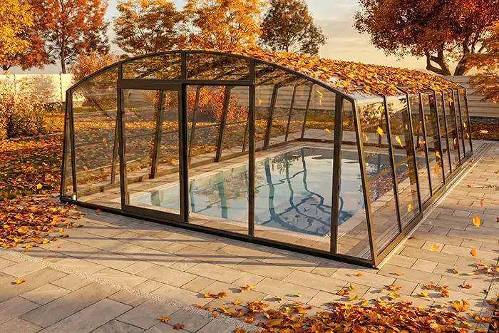 Pooldach hoch Aluna® Admiral im Herbst