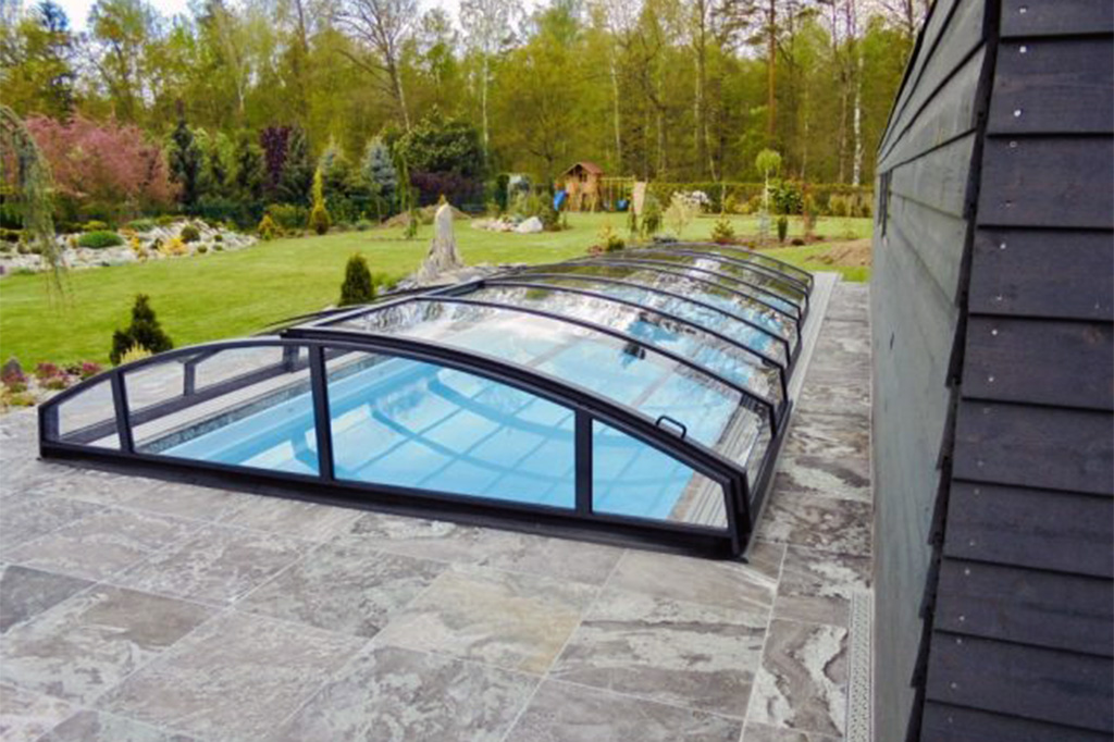 Flache Poolüberdachung Aluna® Variant Light Flache Poolüberdachung Aluna® Variant Light