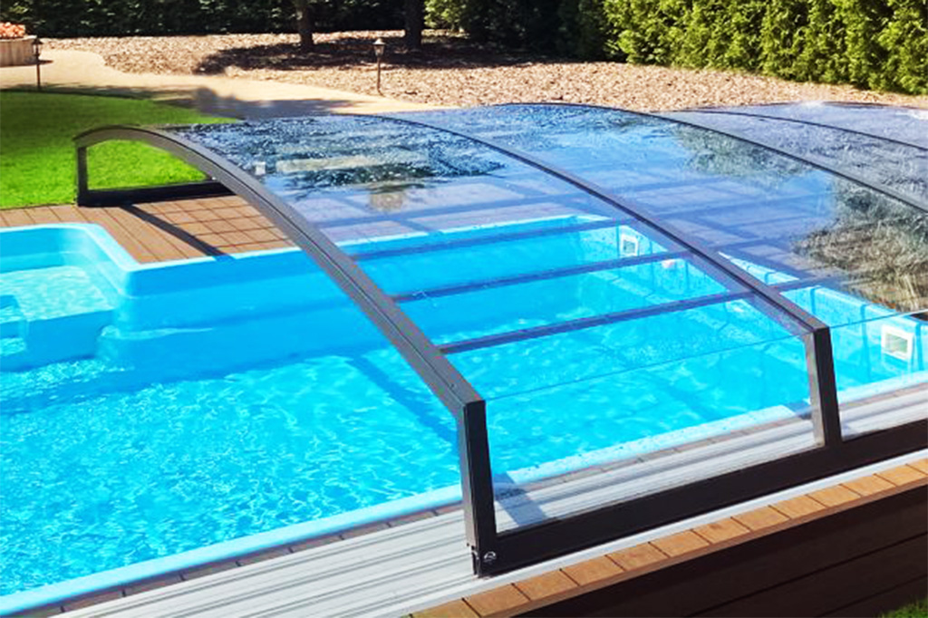 Schwimmbadüberdachung Aluna® Comfort R1 Schwimmbadüberdachung Aluna® Comfort R1