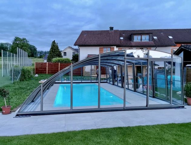 Schwimmbadüberdachung Aluna® Delta II Schwimmbadüberdachung Aluna® Delta II