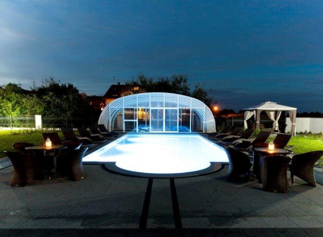 Hohe Poolüberdachung Aluna® Opera Hohe Poolüberdachung Aluna® Opera